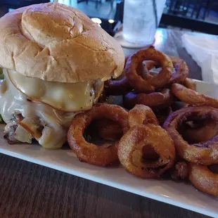 Brisket Sandwich w/Onion Rings