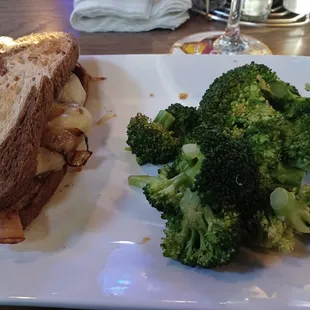 Patty Melt w/ broccoli