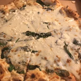 Simply spinach pizza