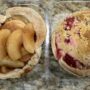 Apple pie and cherry pie (small sizes)