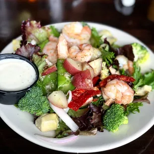 Garlic shrimp salad