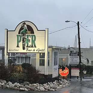 the entrance to the pier restaurant and grill