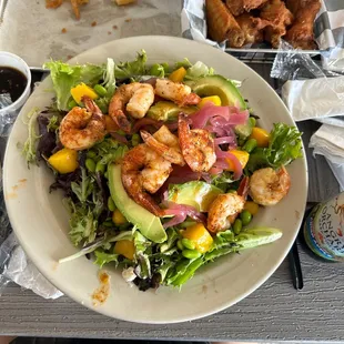 Shrimps and mango salad