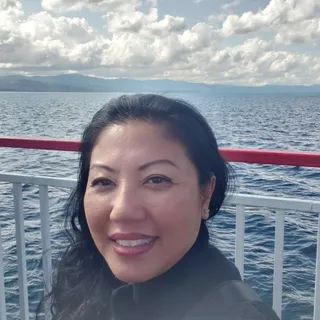 Tina F.