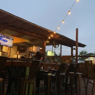Outside bar