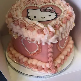 Hello kitty vintage piped buttercream cake