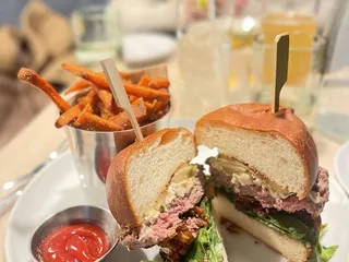 Naïve Kitchen + Bar