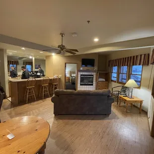 Living room/bar area