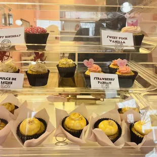 Happy Birthday, Sweet Pink Vanilla, Dulce de leche, Strawberry Parfait, Salted Caramel