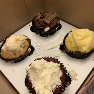 Salted caramel, chocolate, red velvet, lemon (delivered through 3rd party which is why the toppings are messed up, no fault of the bakery)