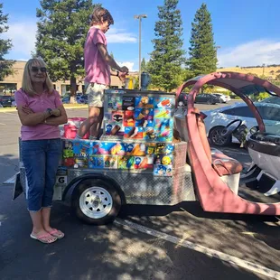 Laura and William, so fun! Takes me back to my childhood.