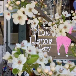 The gallery from Washington Avenue.