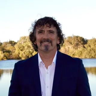 Mike M.