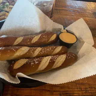 BAVARIAN PRETZEL