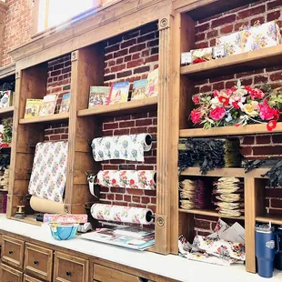 Gift wrapping station