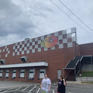the pit  outside