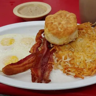 3 eggs hashbrowns bacon biscuit brown gravy