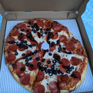 LG pepperoni and olive pizza