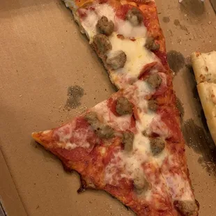 What happened to the cheese and all the toppings they used to pile on?!