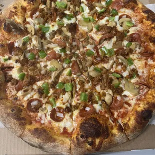 Supreme pizza 
Pepperoni, mushroom, green pepper onions and sausage
