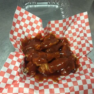 BBQ wings right out of the fryer!