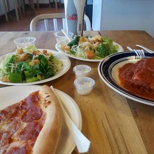 The bread sticks didn&apos;t come till a bit after.