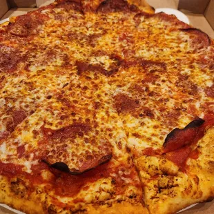 XL pepperoni pizza