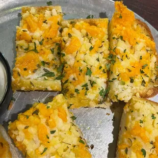 vegan cheesy bread