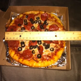 Angle a little deceiving it was more like 8/9 inches. It's a medium.