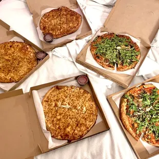 Ordered 1 garlic cheesy bread and 1 PYO pizza. Staff fumbling so hard on orders they made my order multiple times LOL (extras were free).