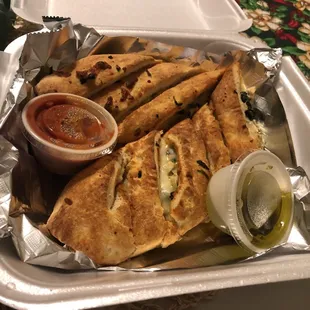 Spinach and artichoke cheese bread