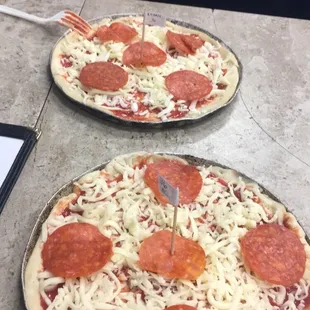 Make your own pizza!(before going in the oven)