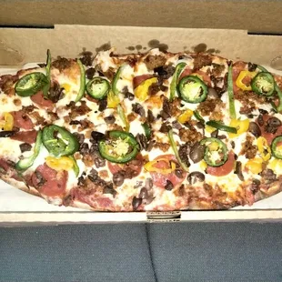 Pepperoni Sausage Green pepper Olives Jalapeno Banana peppers
