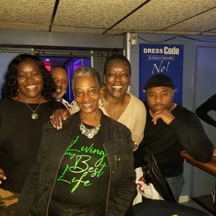 PRETTY SMILES GOOD FRIENDS &amp; GOOD DRINKS, GOOD MUSIC. #LIVING MY BEST LIFE