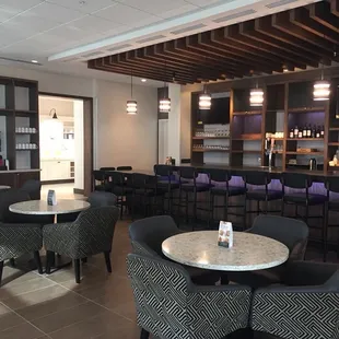 Open 24/7 hours. Bar and restaurant.