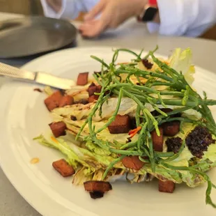 Cabbage with spam and sea asparagus