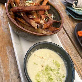 Cheesy truffle fries