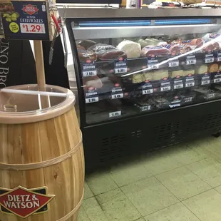 Excellent deli meats and sandwiches
