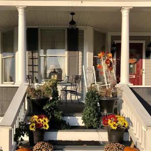 Front of the Plum House bed and breakfast - Thanksgiving decorations