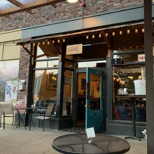 the outside of the restaurant