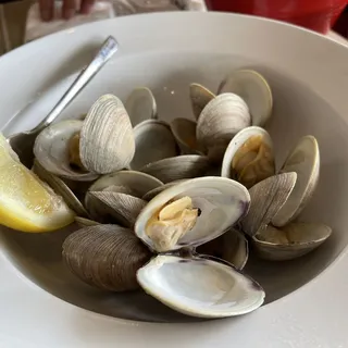 Middle Neck Clams (1 lb.)