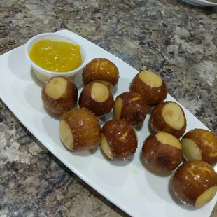 Pretzel Bites with Honey Mustard