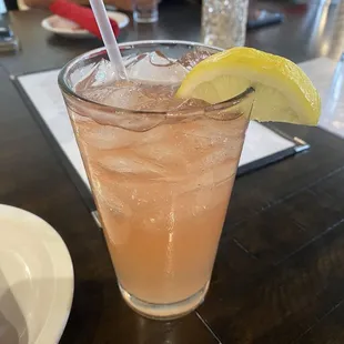 Blackberry lemonade with whiskey