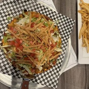 10" Taco pizza, thin crust, no olives no onions. Delicious!