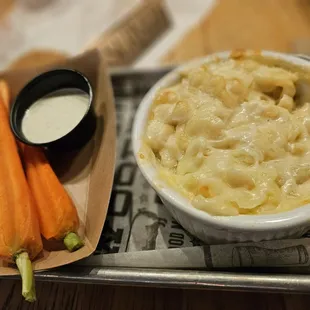 Kids Mac n cheese and side of carrot slices with ranch.