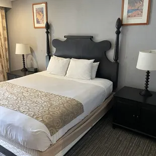 Queen Bed