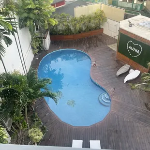 The clear blue clean pool