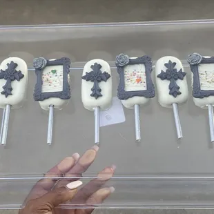 First Holy Communion themed cakesicles.