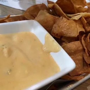 Chips &amp; queso