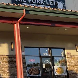 I ordered my food to-go and remembered to get a pork and spoon.